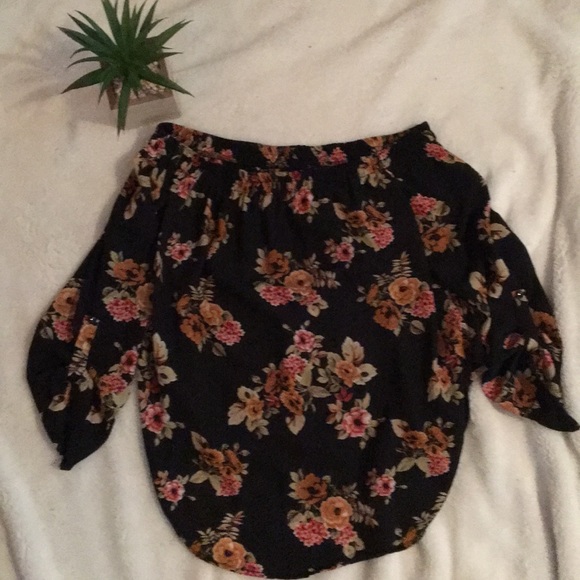 Floral Blouse - Picture 1 of 3